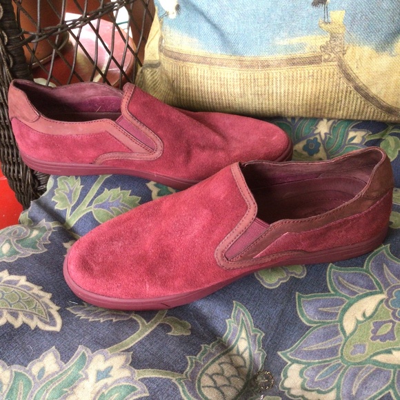 UGGs Mens Maroon Suede Slipons - Picture 1 of 5